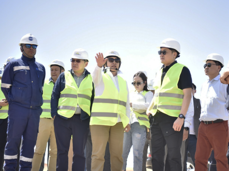 Amarbayasgalan D, Chief of the Cabinet Secretariat, inspects the construction of the oil refinery project